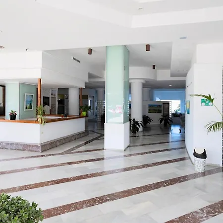 Sunrise In Paradise 아파트 아데제